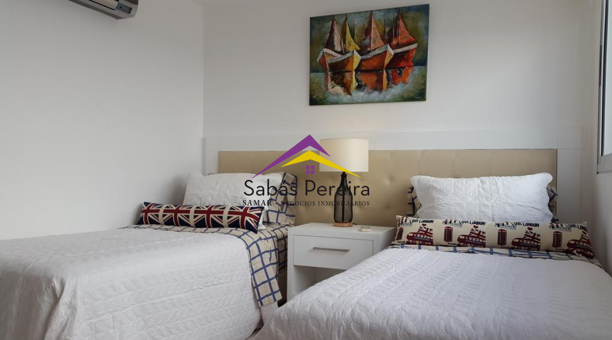 Apartamento ID.38590 - Apartamento de 4 dormitorios en la península de Punta del Este, Gorlero y 21. 
