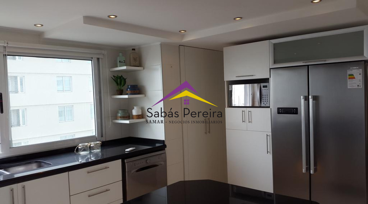 Apartamento ID.38590 - Apartamento de 4 dormitorios en la península de Punta del Este, Gorlero y 21. 