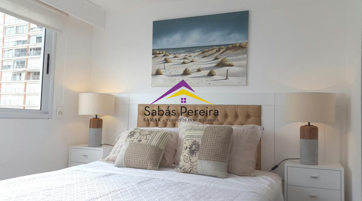 Apartamento ID.38590 - Apartamento de 4 dormitorios en la península de Punta del Este, Gorlero y 21. 