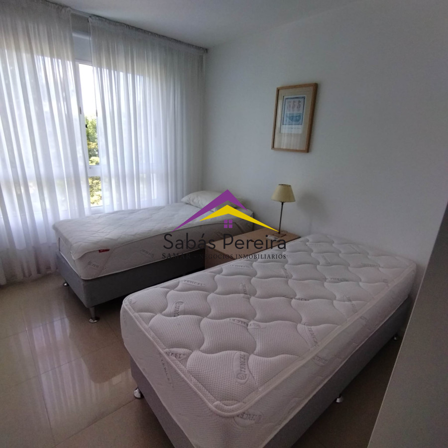 Apartamento ID.37267 - ALQUILER ANUAL 2 DORMITORIOS PUNTA DEL ESTE CON SERVICIOS