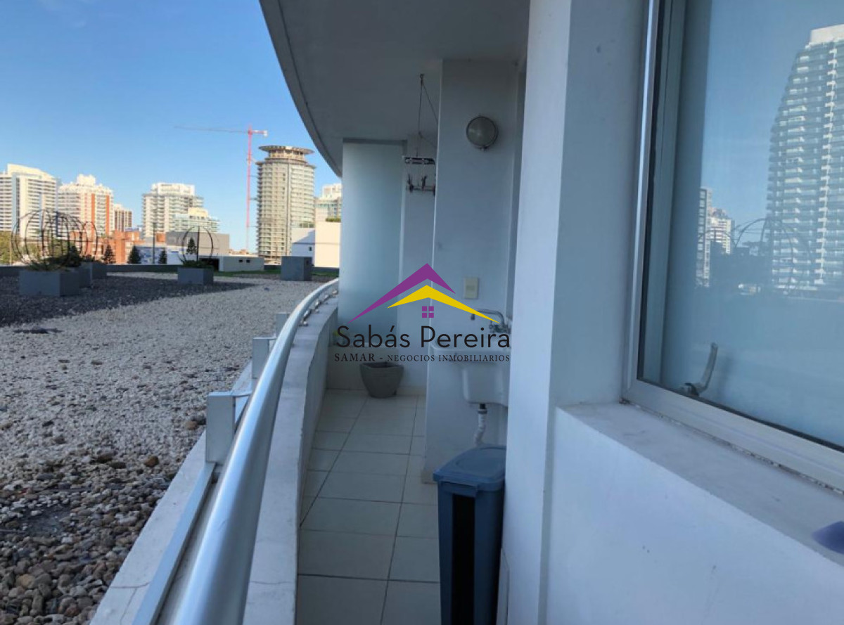 Apartamento ID.41711 - Apartamento en Torre de Categoría a pasos de Enjoy - Playa Mansa, Punta del Este