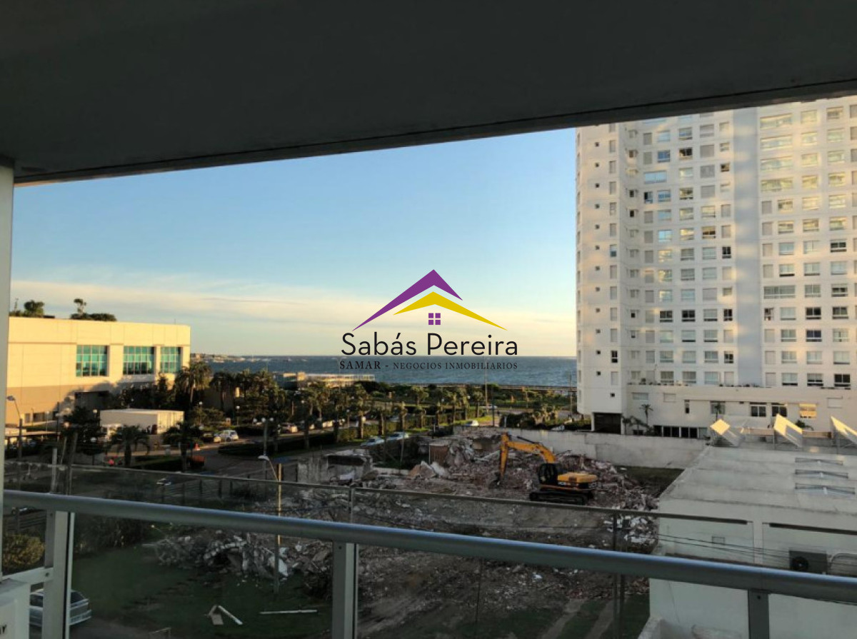 Apartamento ID.41711 - Apartamento en Torre de Categoría a pasos de Enjoy - Playa Mansa, Punta del Este