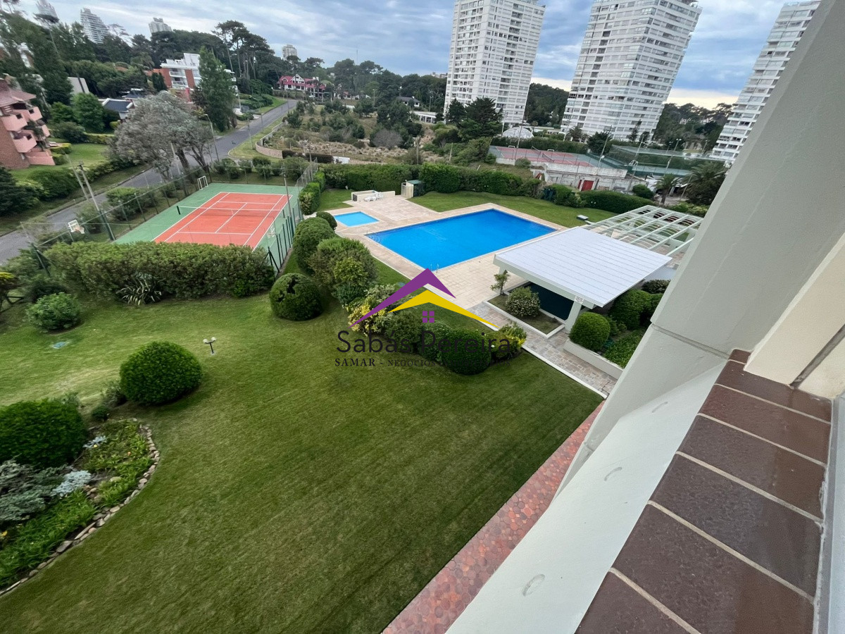 Apartamento ID.41024 - ALQUILER MANSA 3 DORMITORIOS CON SERVICIOS