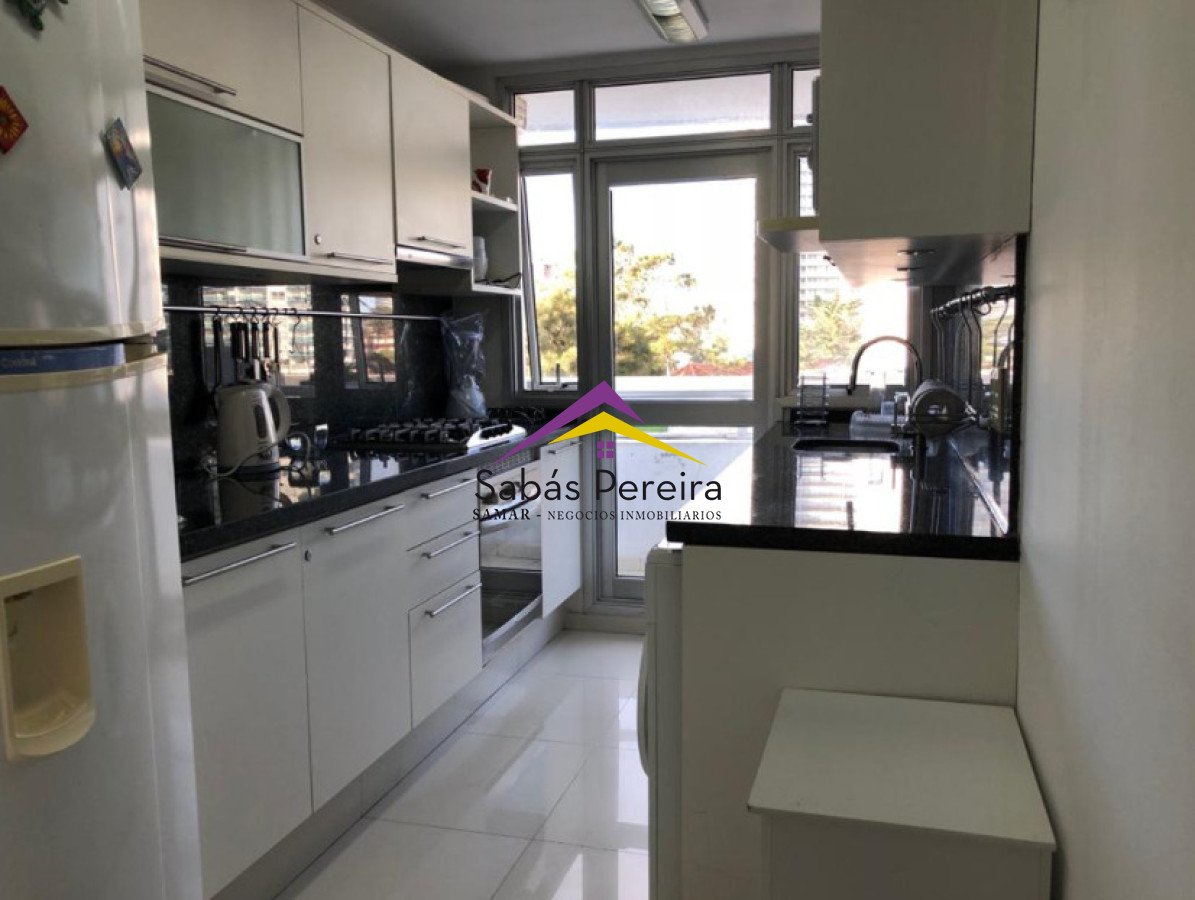 Apartamento ID.41711 - Apartamento en Torre de Categoría a pasos de Enjoy - Playa Mansa, Punta del Este
