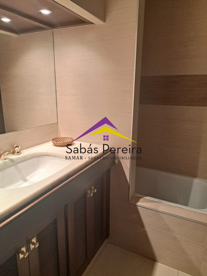 Apartamento ID.38115 - ALQUILER ENERO FRENTE AL MAR PENINSULA