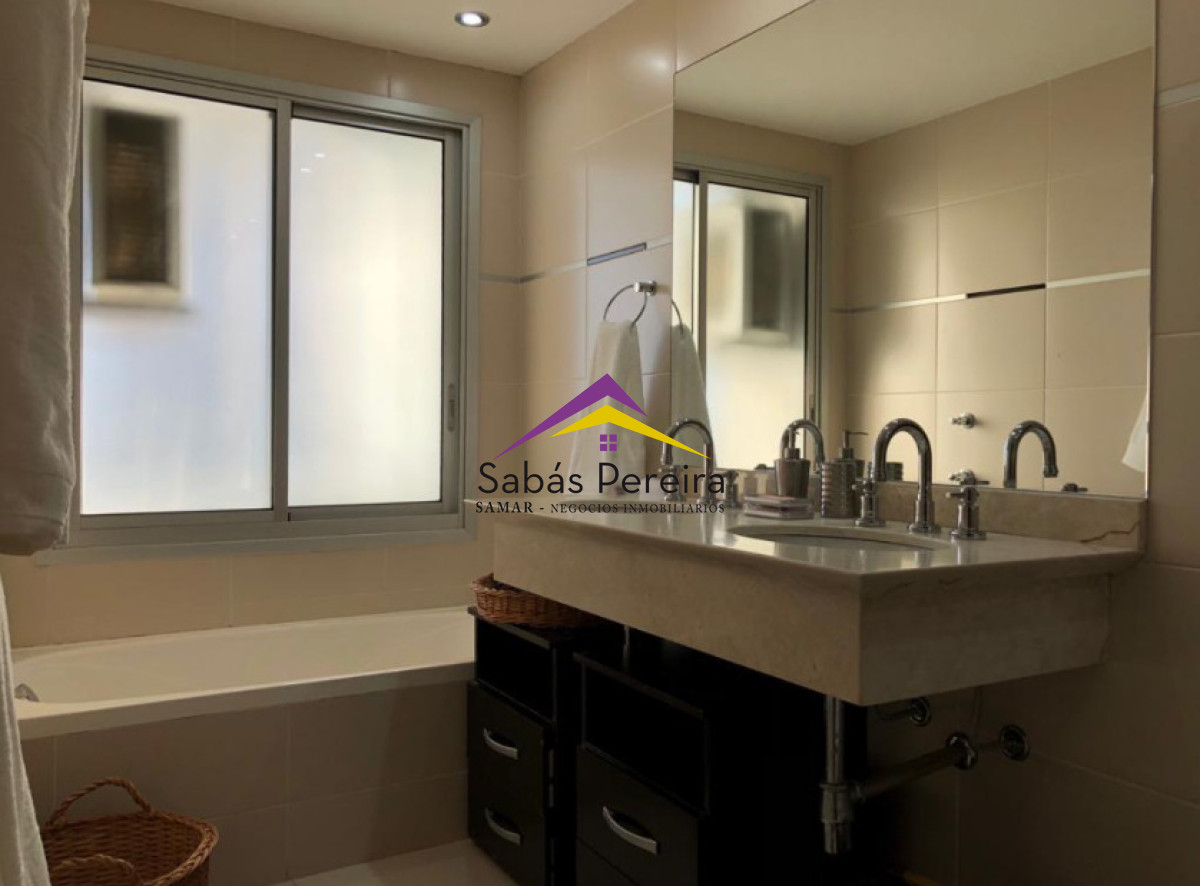 Apartamento ID.41711 - Apartamento en Torre de Categoría a pasos de Enjoy - Playa Mansa, Punta del Este