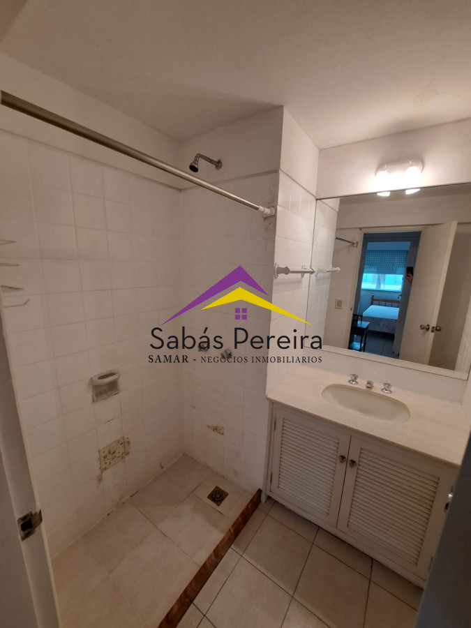 Apartamento ID.41057 - Apartamento de 3 dormitorios con amplia terraza en zona Faro