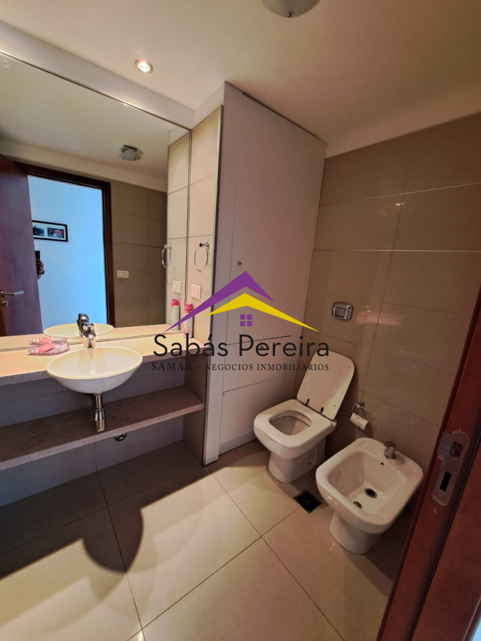 Apartamento ID.37873 - Venta de apartamento de 3 dormitorios en torre de categoría