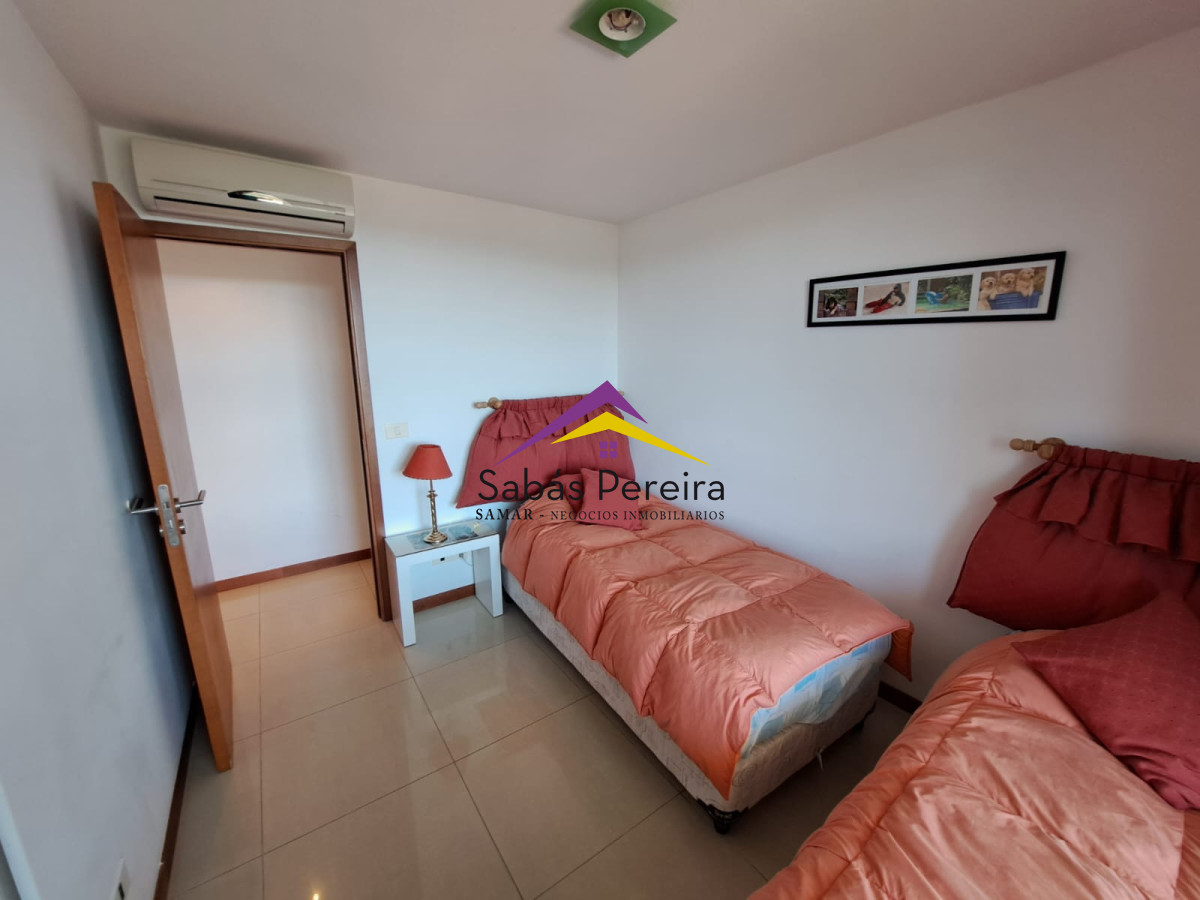Apartamento ID.37873 - Venta de apartamento de 3 dormitorios en torre de categoría