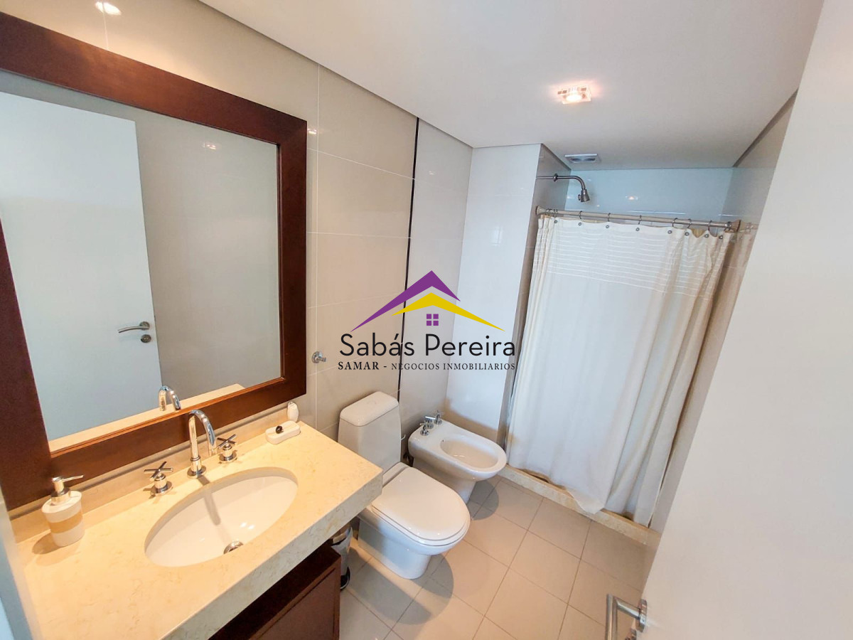 Apartamento ID.38242 - ALQUILER ANUAL O TEMPORAL FRENTE AL MAR PUNTA DEL ESTE