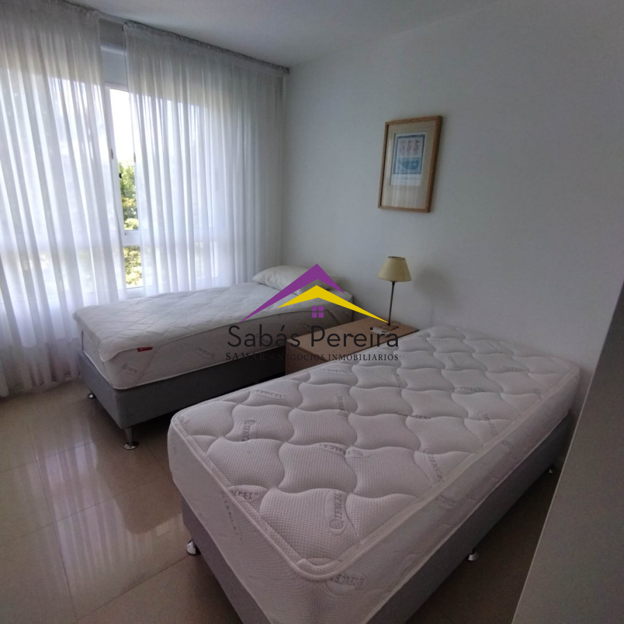 Apartamento ID.37267 - ALQUILER ANUAL 2 DORMITORIOS PUNTA DEL ESTE CON SERVICIOS
