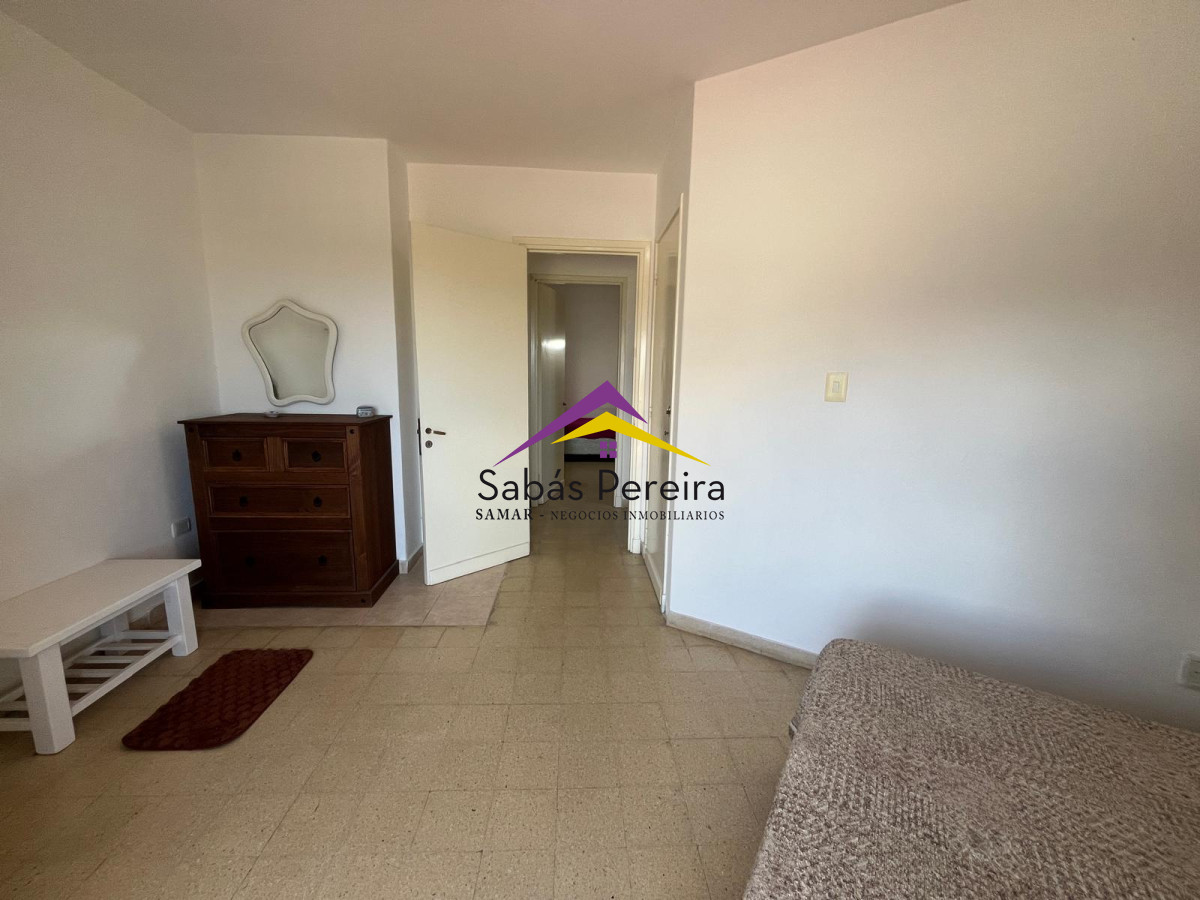 Apartamento ID.40617 - EN FRENTE A LOS DEDOS - Apartamento de 2 Dormitorios en Alquiler de Temporada