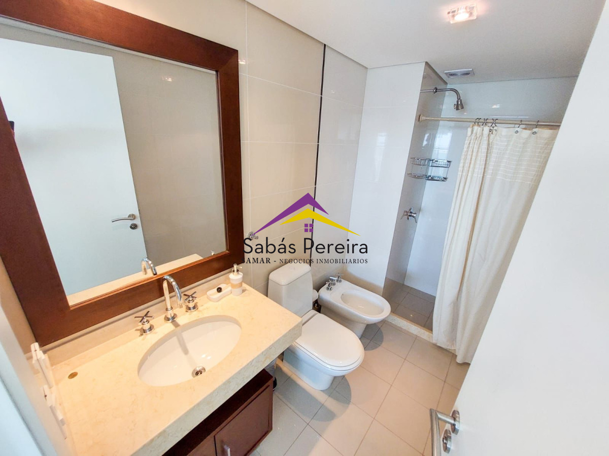 Apartamento ID.38242 - ALQUILER ANUAL O TEMPORAL FRENTE AL MAR PUNTA DEL ESTE