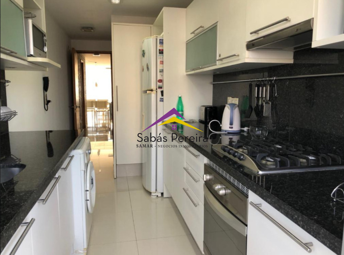 Apartamento ID.41711 - Apartamento en Torre de Categoría a pasos de Enjoy - Playa Mansa, Punta del Este