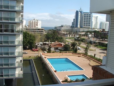 Apartamento 3 dormitorios y 2 baños, ubicado en zona playa Brava!