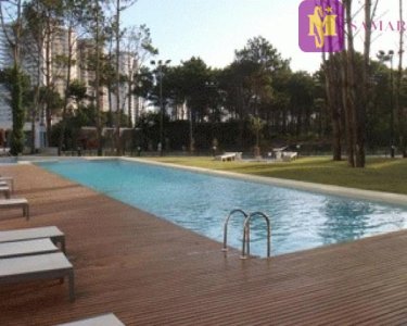 Apartamento en Playa brava, 2 dormitorios, edificio con servicios