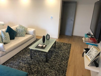 Apartamento de 2 dormitorios en Punta del Este, Mansa, Venta 