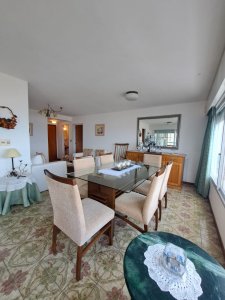 VENTA PUNTA DEL ESTE 2 DORMITORIOS CON VISTA AL MAR 