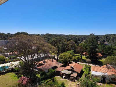 Venta de apartamento de 3 dormitorios en torre de categoría
