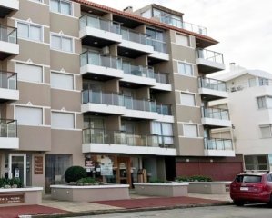 VENTA PUNTA DEL ESTE 2 DORMITORIOS CON VISTA AL MAR