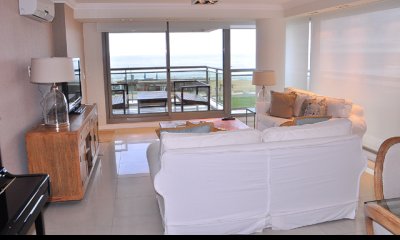 Apartamento de primera, torre Imperiale con vista a la mar, 4 dormitorios