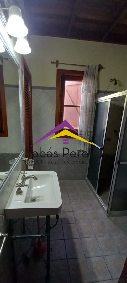 Casa ID.41224 - Casa en venta 4 dormitorios, 2 baños. Centro, Piriápolis, Maldonado.
