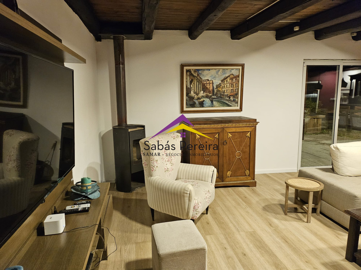Casa ID.38249 - ALQUILER CASA PUNTA BALLENA 6 DORMITORIOS Y PISCINA