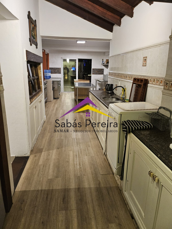 Casa ID.38249 - ALQUILER CASA PUNTA BALLENA 6 DORMITORIOS Y PISCINA