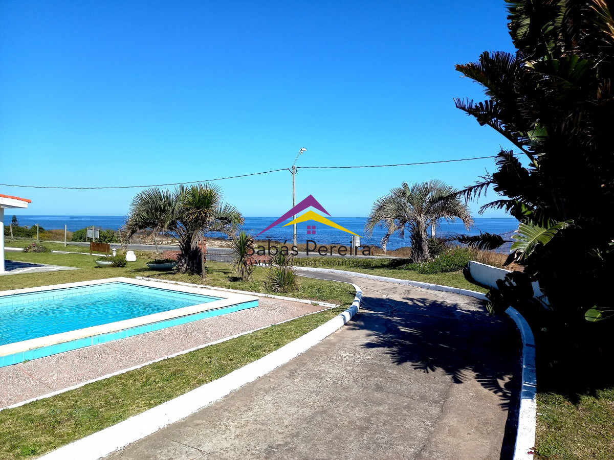 Casa ID.40917 - Venta casa 4 dormitorios, 5 baños, Playa Grande, Maldonado. 