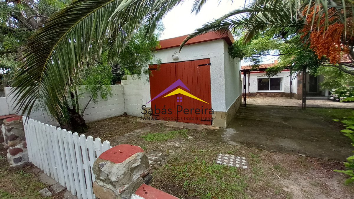 Casa ID.41362 - Venta casa de 3 dormitorios 1 baños en Las Flores, Piriapolis, Maldonado