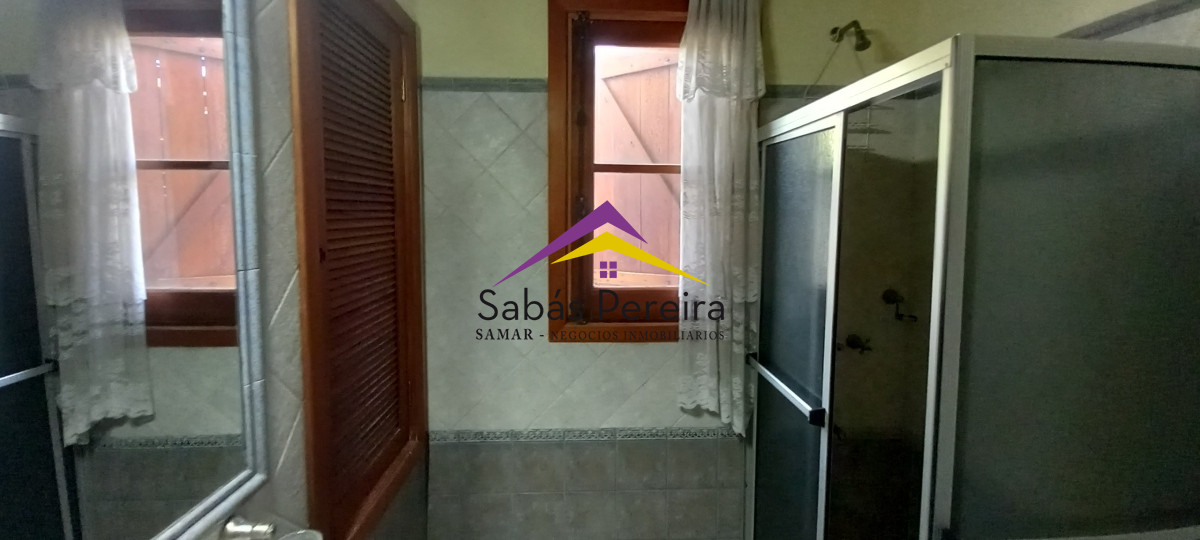 Casa ID.41224 - Casa en venta 4 dormitorios, 2 baños. Centro, Piriápolis, Maldonado.