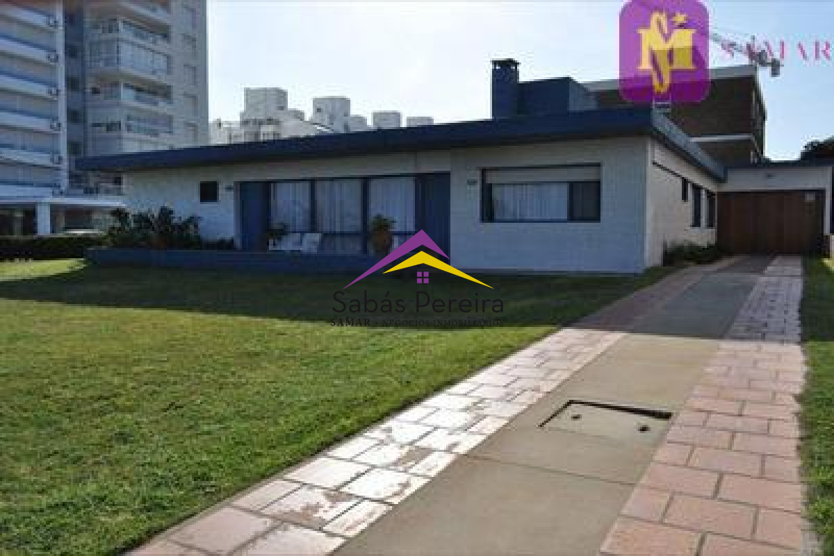 Casa ID.38179 - Alquiler de Casa de 3 dormitorios en Punta del Este Playa Brava