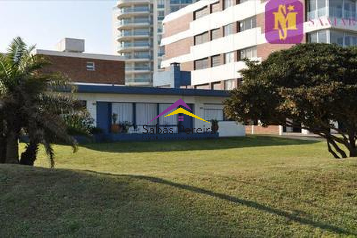 Casa ID.38179 - Alquiler de Casa de 3 dormitorios en Punta del Este Playa Brava