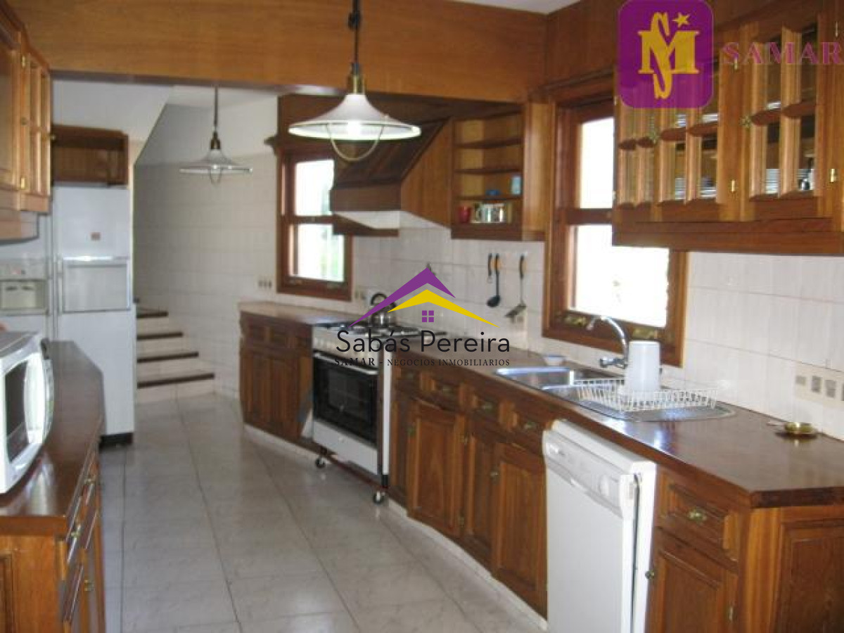Casa ID.38230 - Venta de Casa de 6 dormitorios Punta del Este Mansa