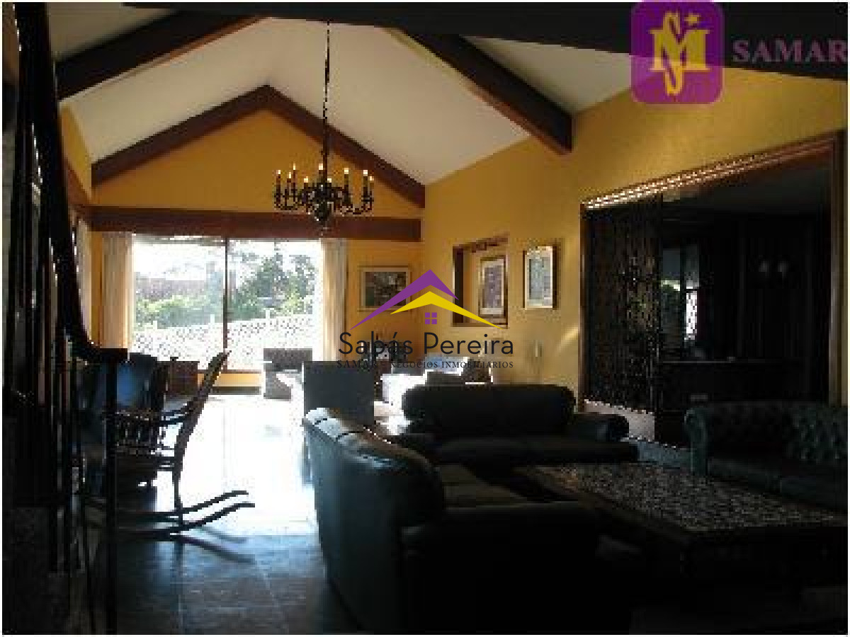 Casa ID.38230 - Venta de Casa de 6 dormitorios Punta del Este Mansa