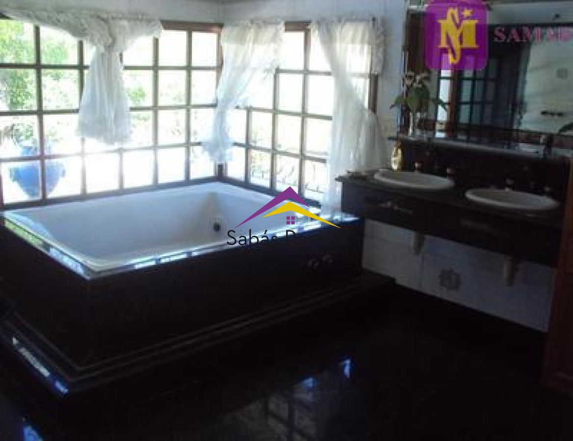 Casa ID.38230 - Venta de Casa de 6 dormitorios Punta del Este Mansa