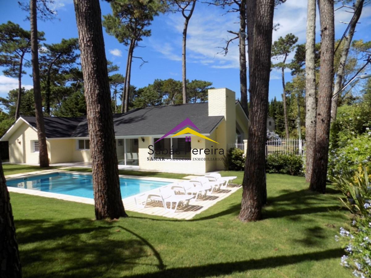 Casa ID.38416 - Casa de 4 dormitorios en Punta del Este en Venta