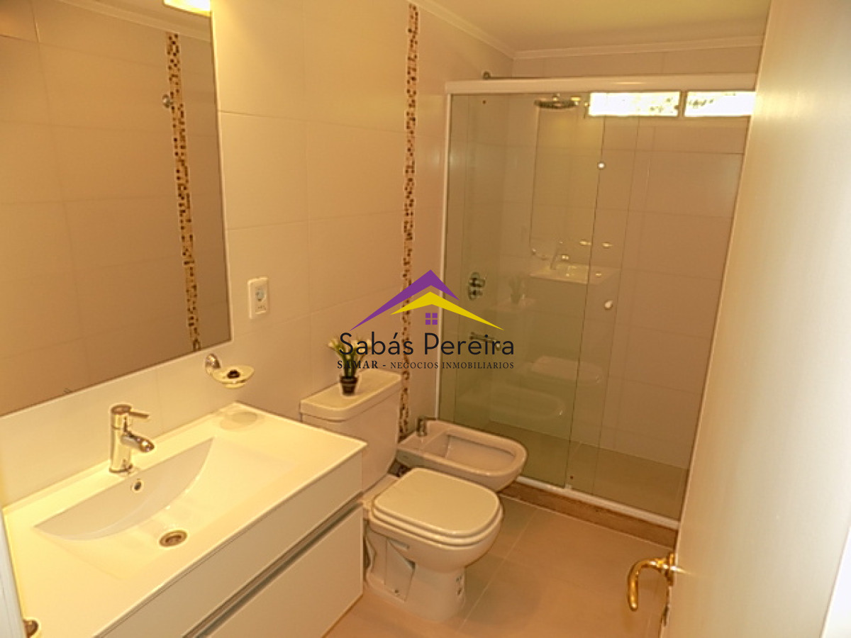 Casa ID.38416 - Casa de 4 dormitorios en Punta del Este en Venta