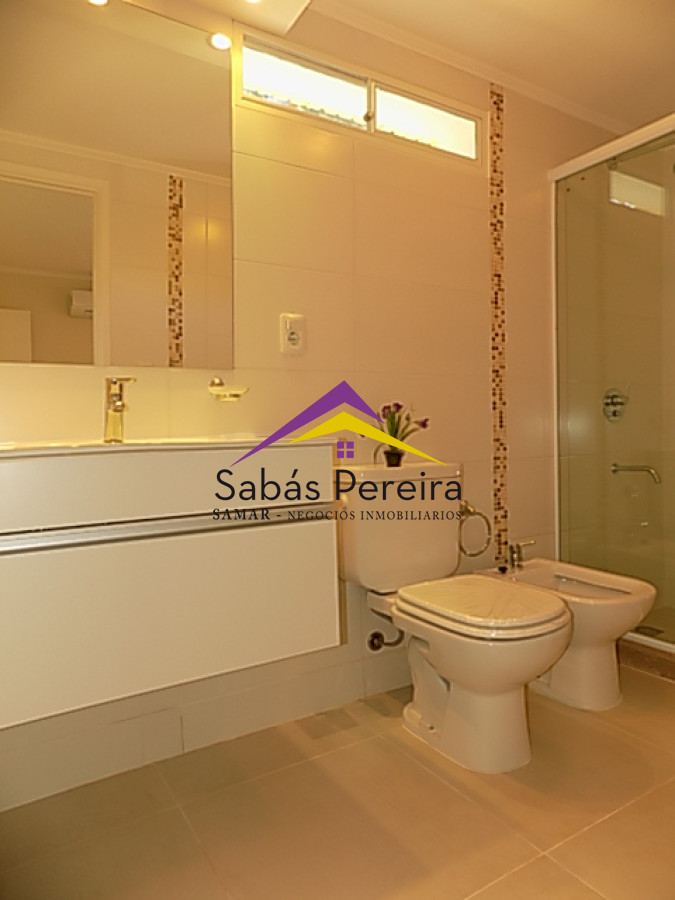 Casa ID.38416 - Casa de 4 dormitorios en Punta del Este en Venta