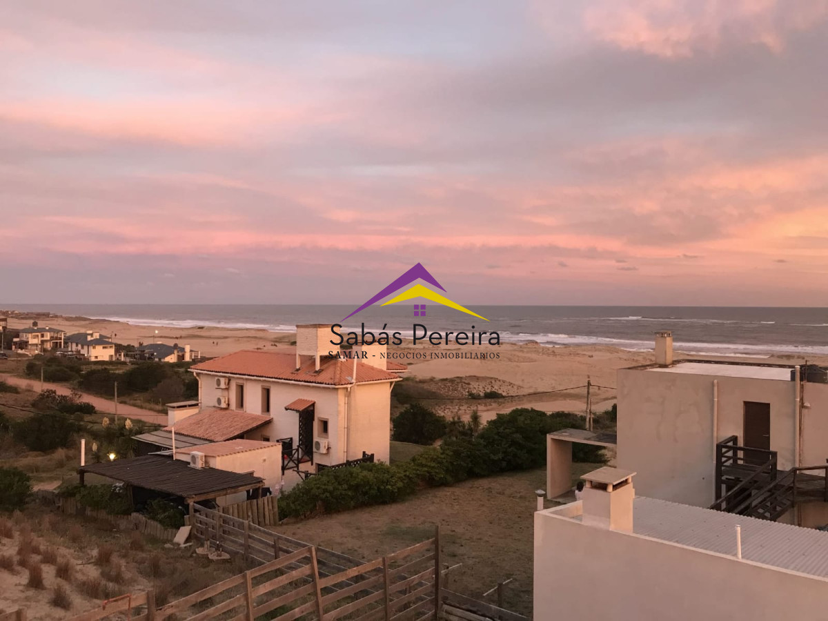 Casa ID.41280 - VENTA CASA PUNTA DEL DIABLO EN LA PLAYA