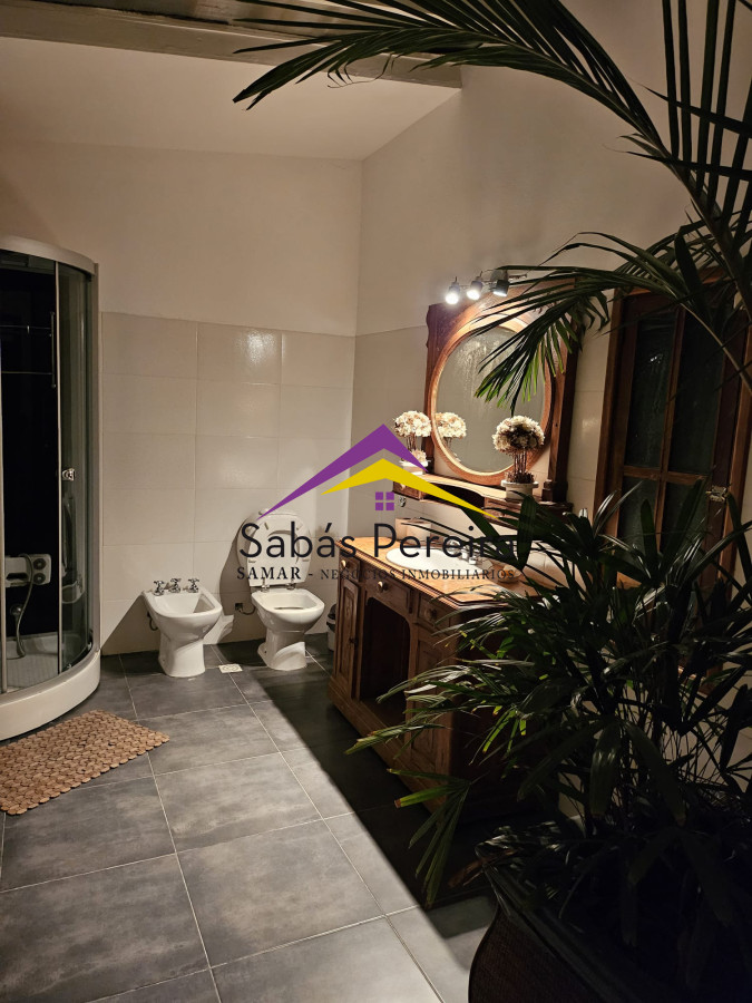 Casa ID.38249 - ALQUILER CASA PUNTA BALLENA 6 DORMITORIOS Y PISCINA