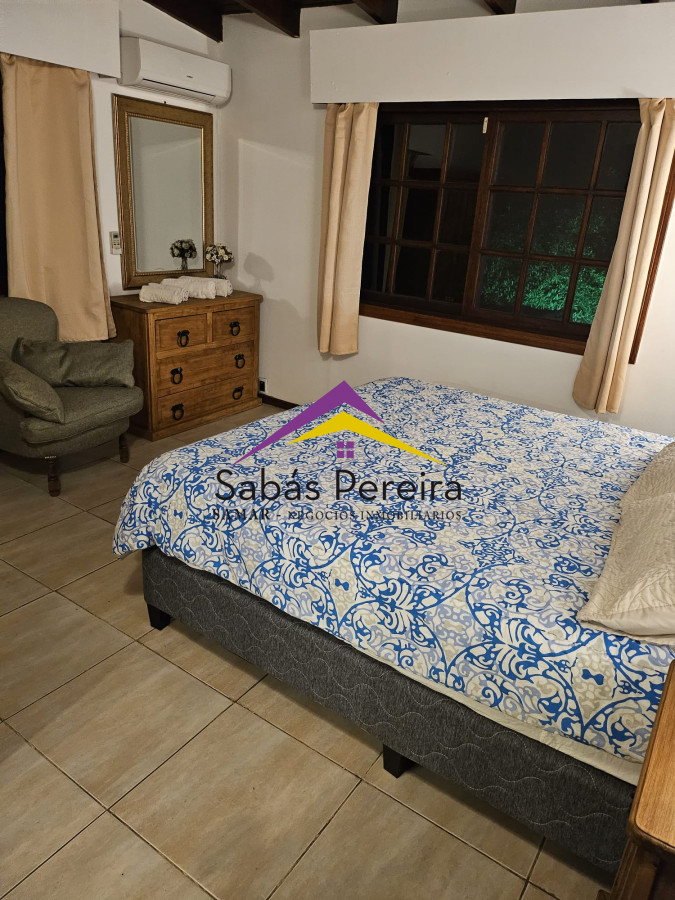 Casa ID.38249 - ALQUILER CASA PUNTA BALLENA 6 DORMITORIOS Y PISCINA