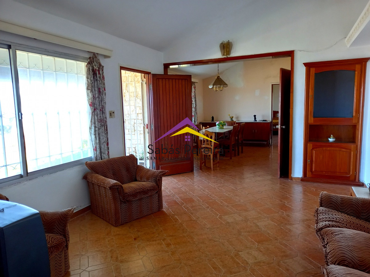 Casa ID.40917 - Venta casa 4 dormitorios, 5 baños, Playa Grande, Maldonado. 