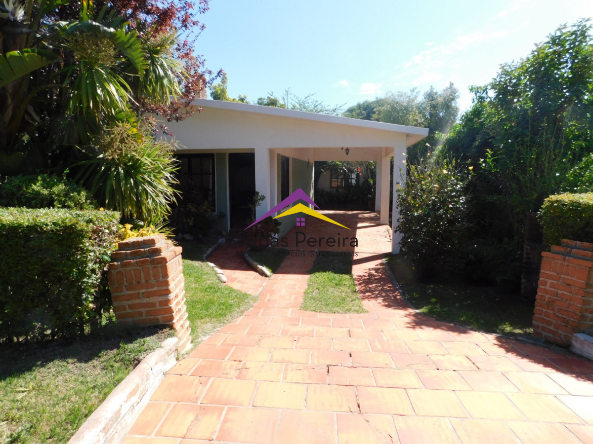 Casa ID.41685 - Casa en Alquiler Anual en Playa Hermosa - Piriápolis