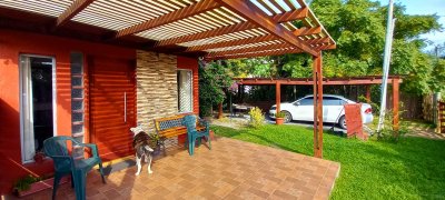Venta de negocio + 2 casa total 2 dormitorio, 4 baño. Playa Hermosa, Piriápolis, Maldonado.
