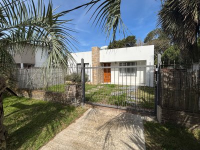 ALQUILER FEBRERO CASA 2 DORMITORIOS MANSA PUNTA DEL ESTE