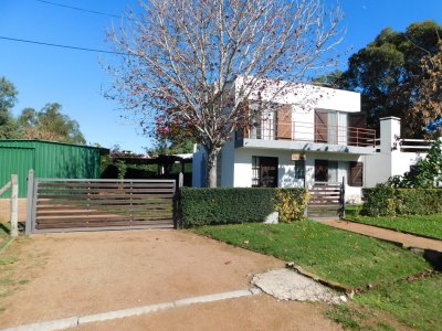 Venta casa de 3 dormitorios 3 baños en Playa Grande, Piriapolis, Maldonado