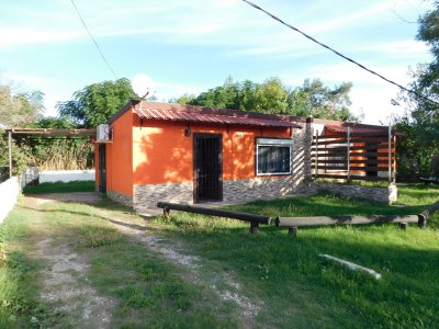 Venta de 2 casa de 2 dormitorios 1 baños cada una en Playa Hermosa, Piriapolis, Maldonado
