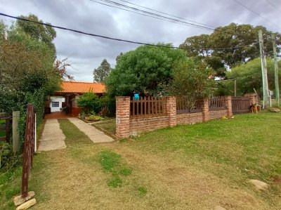 Venta casa 2 dormitorio,1 baño. Playa Hermosa, Piriápolis, Maldonado.