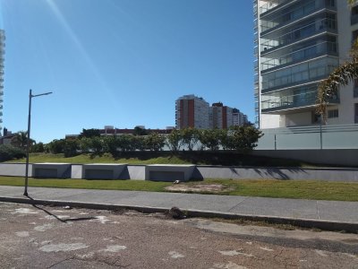 CASA ALQUILER PARADA 5 A METROS DE LA PLAYA